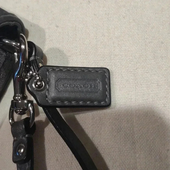 Coach Kristen Gunmetal Gray silver accents wristlet/clutch 8"L 5"T 1.5"W‎ - Picture 5 of 7